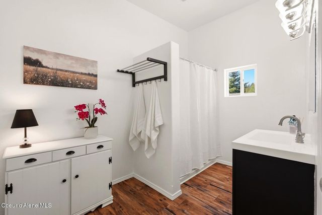 925 Lower Pack River Rd, Sandpoint, ID 83864