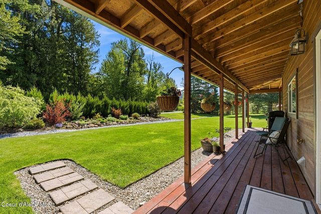 925 Lower Pack River Rd, Sandpoint, ID 83864
