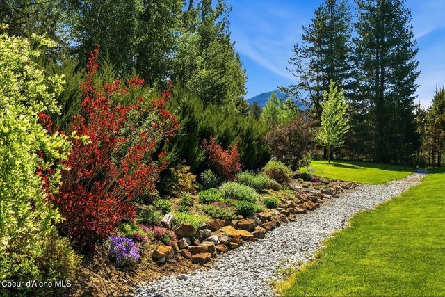 925 Lower Pack River Rd, Sandpoint, ID 83864