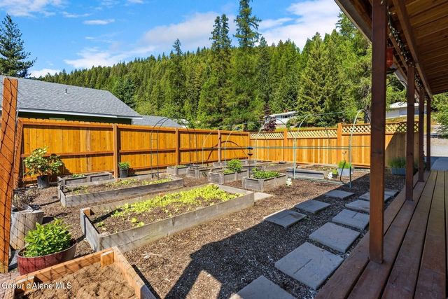 925 Lower Pack River Rd, Sandpoint, ID 83864