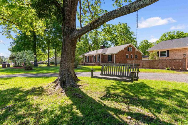 505 Country Club Dr., Conway, SC 29526