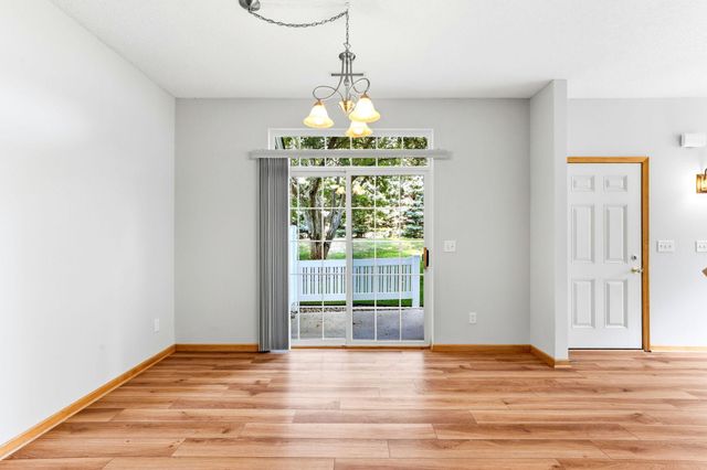 1713 Countryside Drive, Shakopee, MN 55379