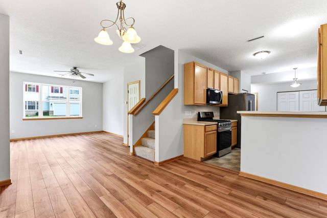 1713 Countryside Drive, Shakopee, MN 55379