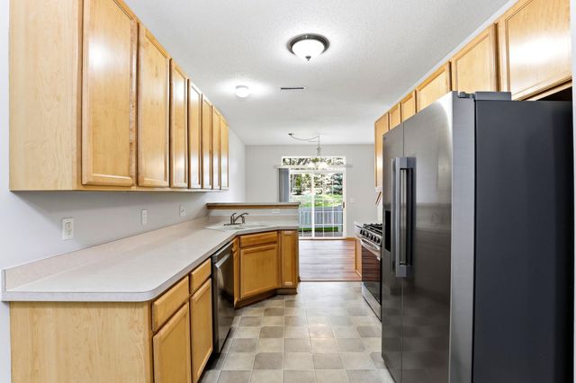 1713 Countryside Drive, Shakopee, MN 55379