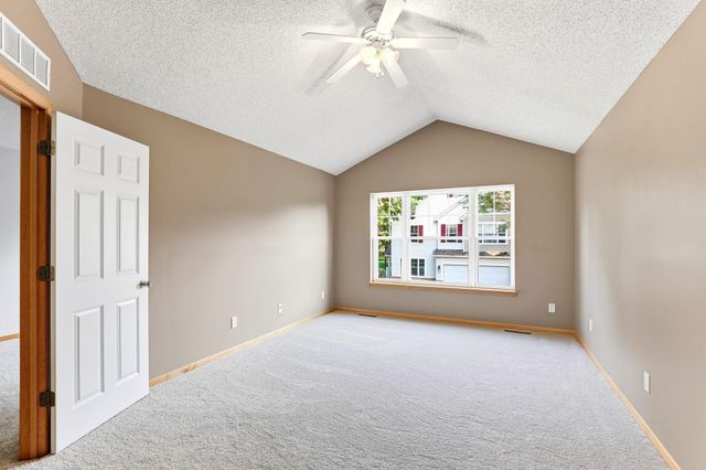 1713 Countryside Drive, Shakopee, MN 55379