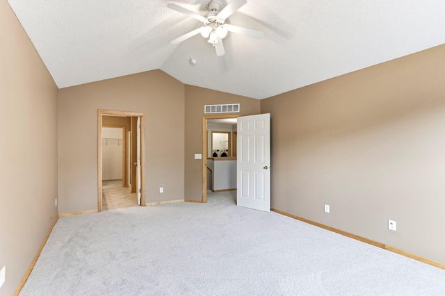 1713 Countryside Drive, Shakopee, MN 55379