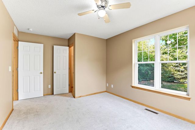 1713 Countryside Drive, Shakopee, MN 55379