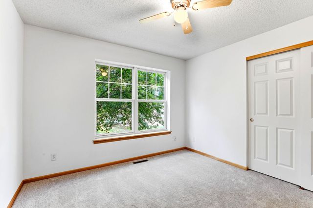 1713 Countryside Drive, Shakopee, MN 55379