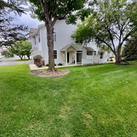 1713 Countryside Drive, Shakopee, MN 55379