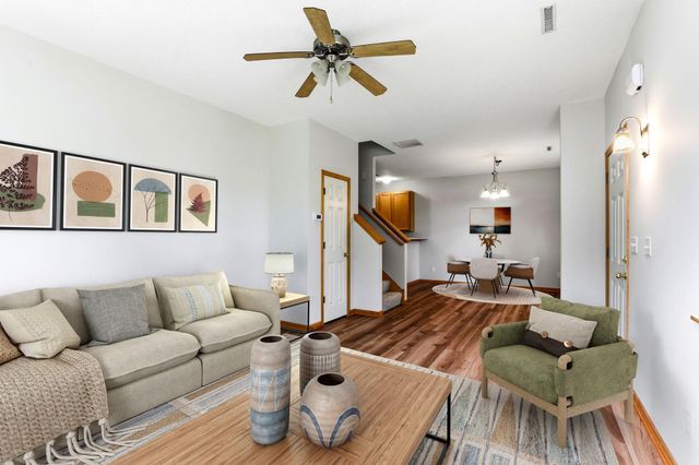 1713 Countryside Drive, Shakopee, MN 55379