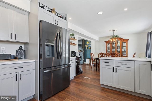 233 SHARPLESS RD, Southampton, PA 18966