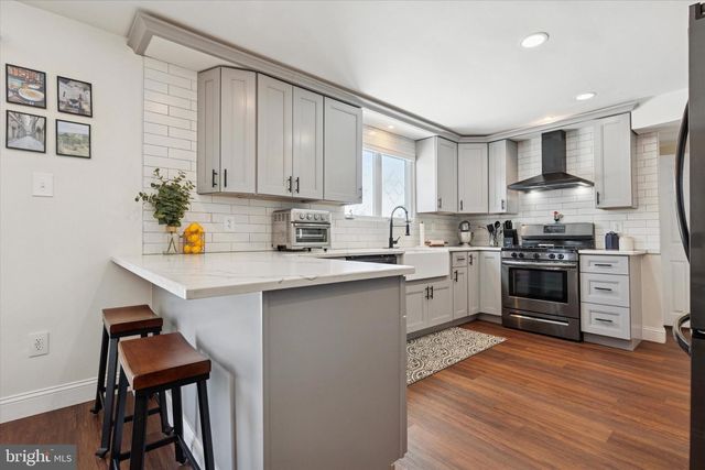 233 SHARPLESS RD, Southampton, PA 18966