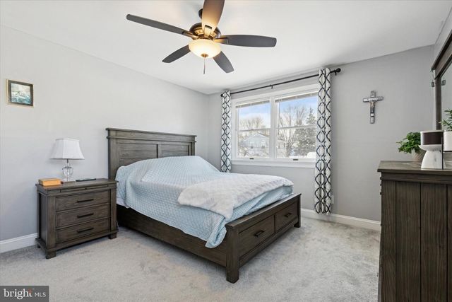 233 SHARPLESS RD, Southampton, PA 18966