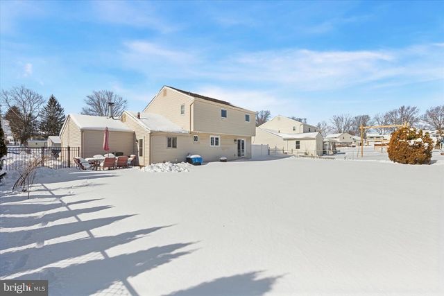 233 SHARPLESS RD, Southampton, PA 18966