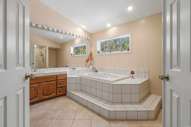 2 Palencia Lane, Hot Springs Village, AR 71909