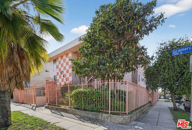 941 S Gramercy Place, Los Angeles, CA 90019