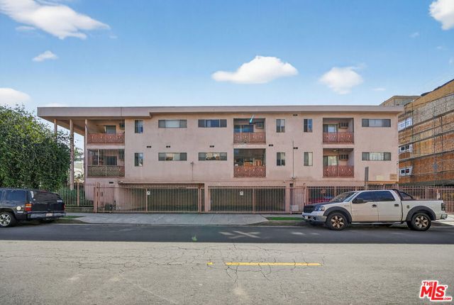 941 S Gramercy Place, Los Angeles, CA 90019