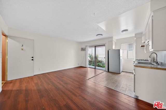 941 S Gramercy Place, Los Angeles, CA 90019