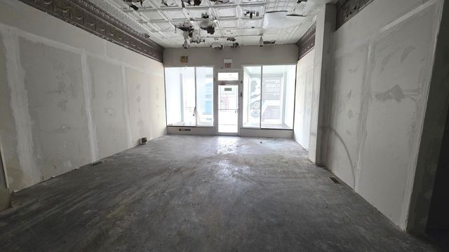 3552 S Halsted Street, Chicago, IL 60609