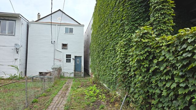 3552 S Halsted Street, Chicago, IL 60609