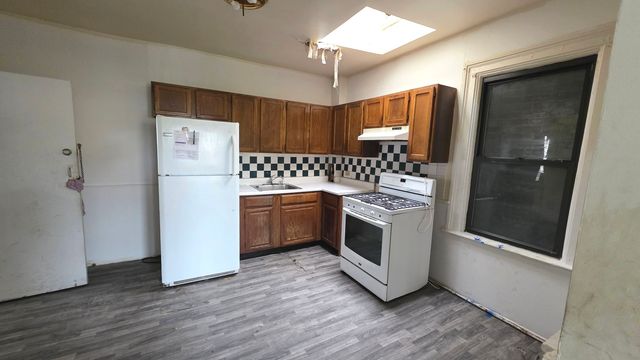 3552 S Halsted Street, Chicago, IL 60609