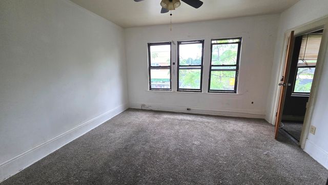 3552 S Halsted Street, Chicago, IL 60609