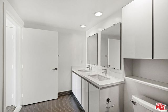 1301 Brockton Avenue ph6, Los Angeles, CA 90025