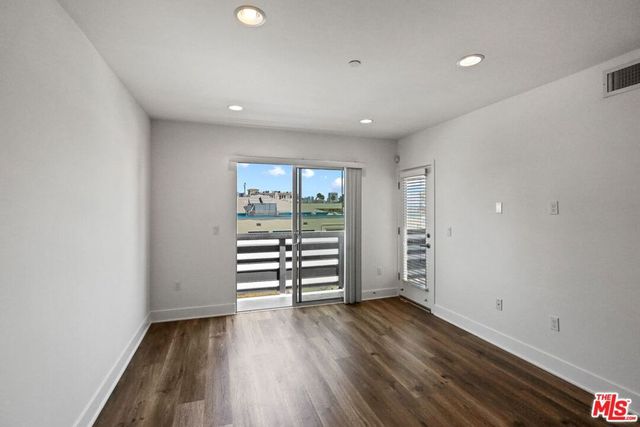 1301 Brockton Avenue ph6, Los Angeles, CA 90025