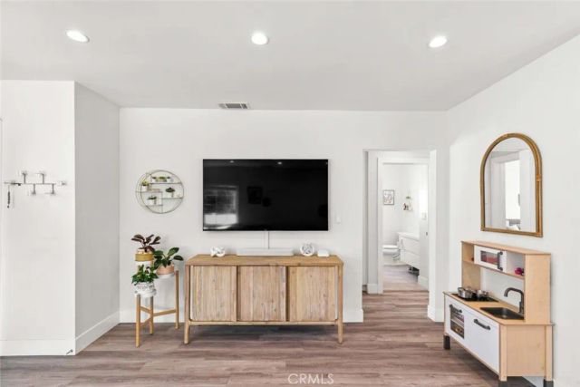 7118 Valmont Street, Tujunga, CA 91042