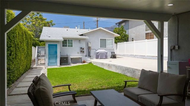 7118 Valmont Street, Tujunga, CA 91042