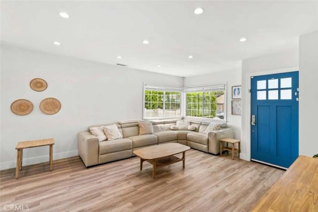 7118 Valmont Street, Tujunga, CA 91042