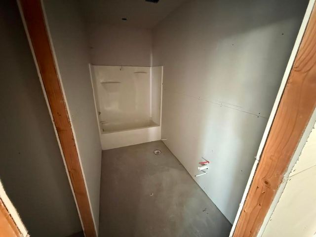 8968 E Joshua St, Bel Aire, KS 67226