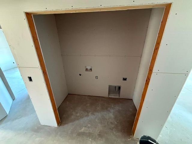 8968 E Joshua St, Bel Aire, KS 67226
