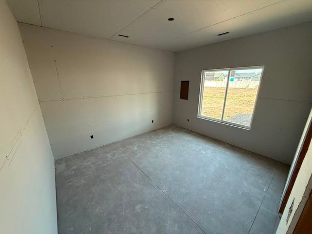 8968 E Joshua St, Bel Aire, KS 67226