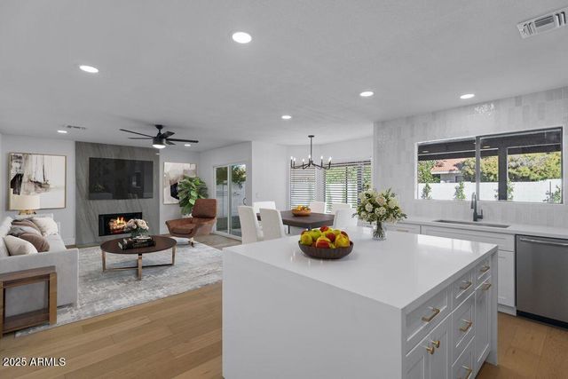 2654 E Kenwood Street, Mesa, AZ 85213