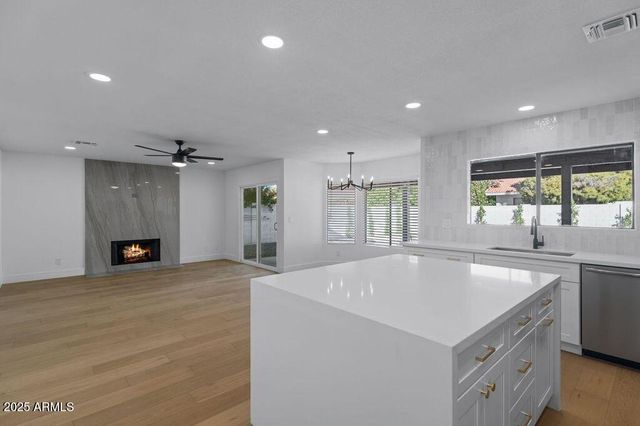 2654 E Kenwood Street, Mesa, AZ 85213