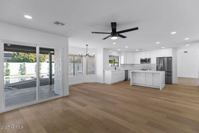 2654 E Kenwood Street, Mesa, AZ 85213