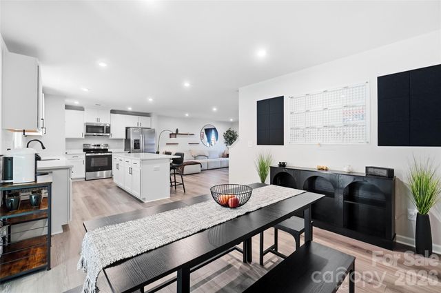 10253 Florentine Way, Charlotte, NC 28214