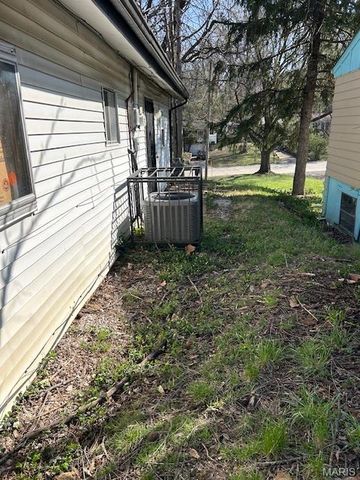 7511 Blanding Drive, Ferguson, MO 63135