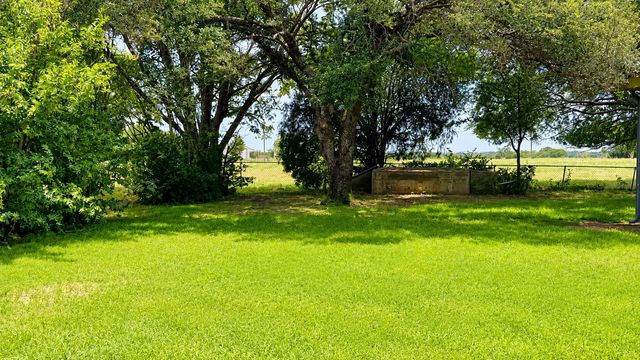 1444 County Road 218, Gainesville, TX 76240