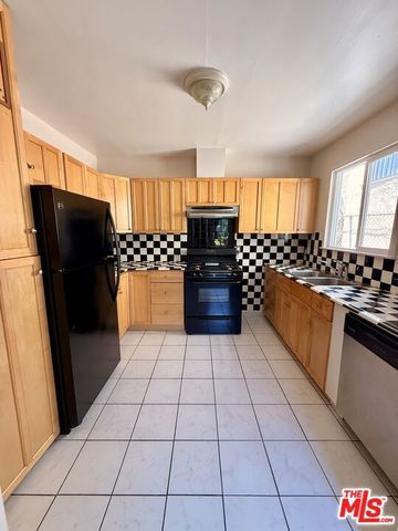1313 Douglas Street, Los Angeles, CA 90026