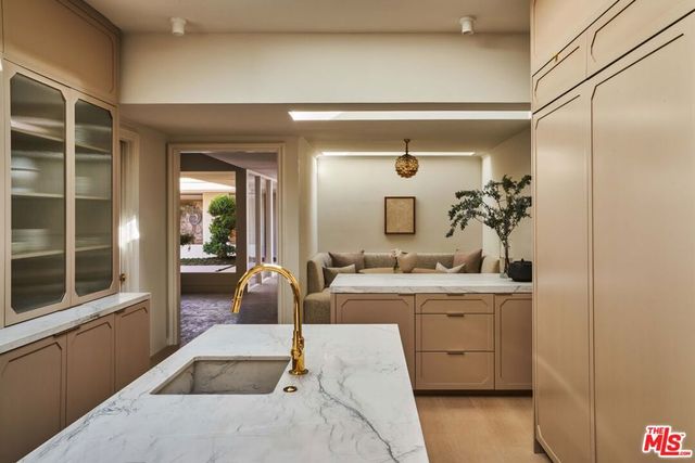 1865 Loma Vista Drive, Beverly Hills, CA 90210