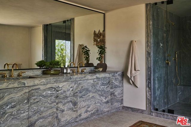 1865 Loma Vista Drive, Beverly Hills, CA 90210