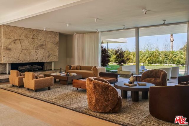 1865 Loma Vista Drive, Beverly Hills, CA 90210