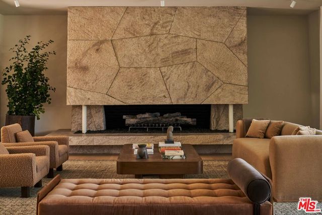 1865 Loma Vista Drive, Beverly Hills, CA 90210