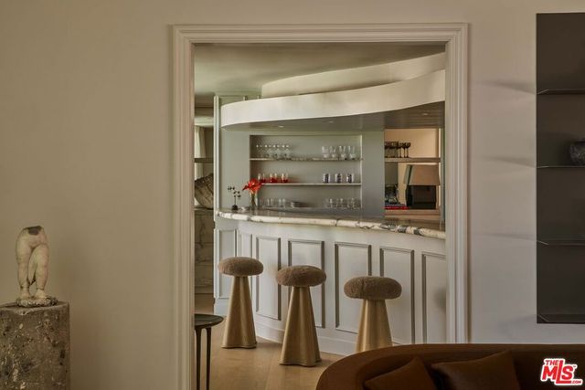 1865 Loma Vista Drive, Beverly Hills, CA 90210