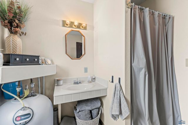 5642 BOB LN, Black Hawk, SD 57718