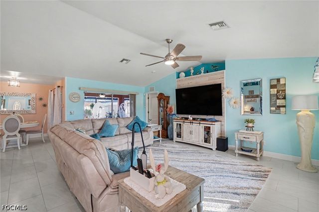 2907 NW 5th PL, Cape Coral, FL 33993