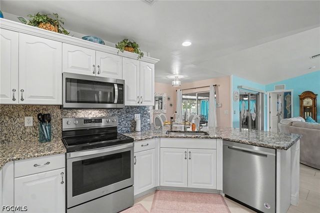 2907 NW 5th PL, Cape Coral, FL 33993