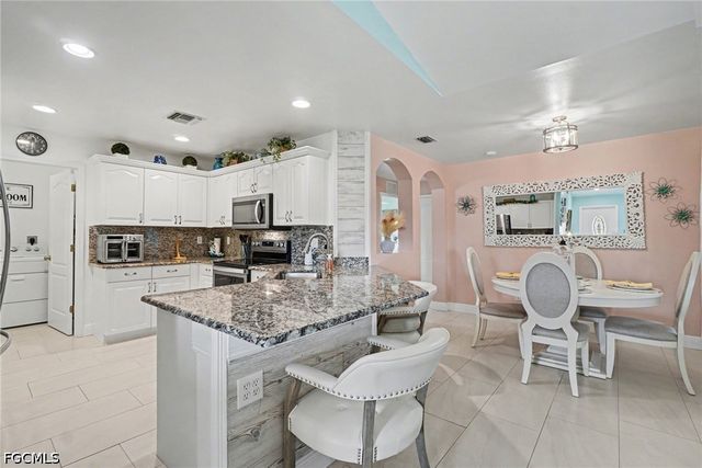 2907 NW 5th PL, Cape Coral, FL 33993